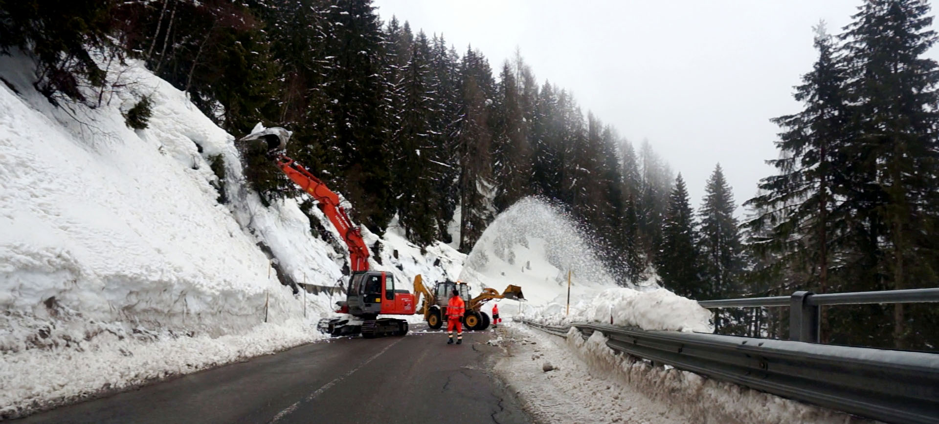 dolomites avalanche
